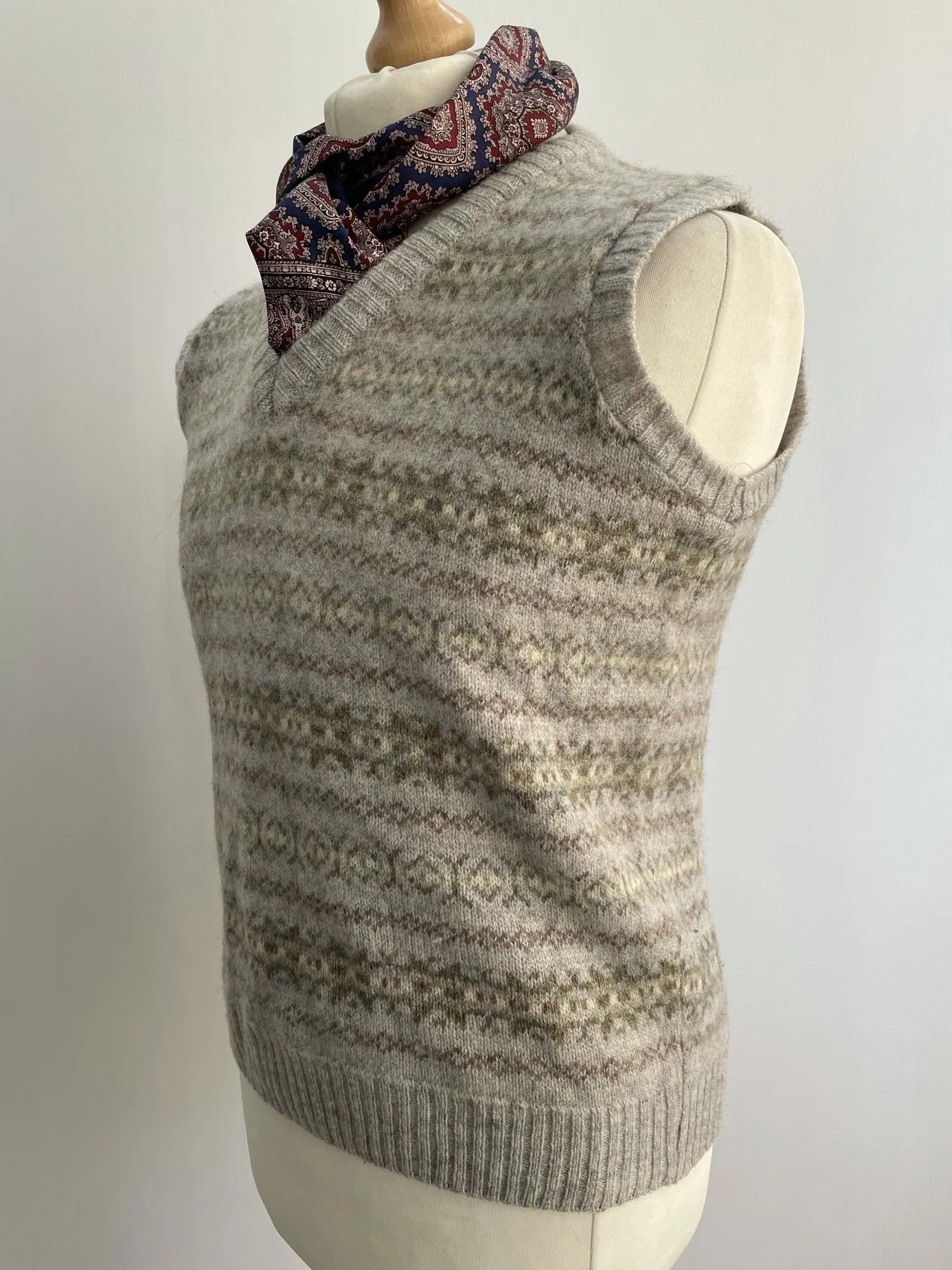 Mens 1970s Grey Wool Fair Isle V-Neck Tank Top - Size S